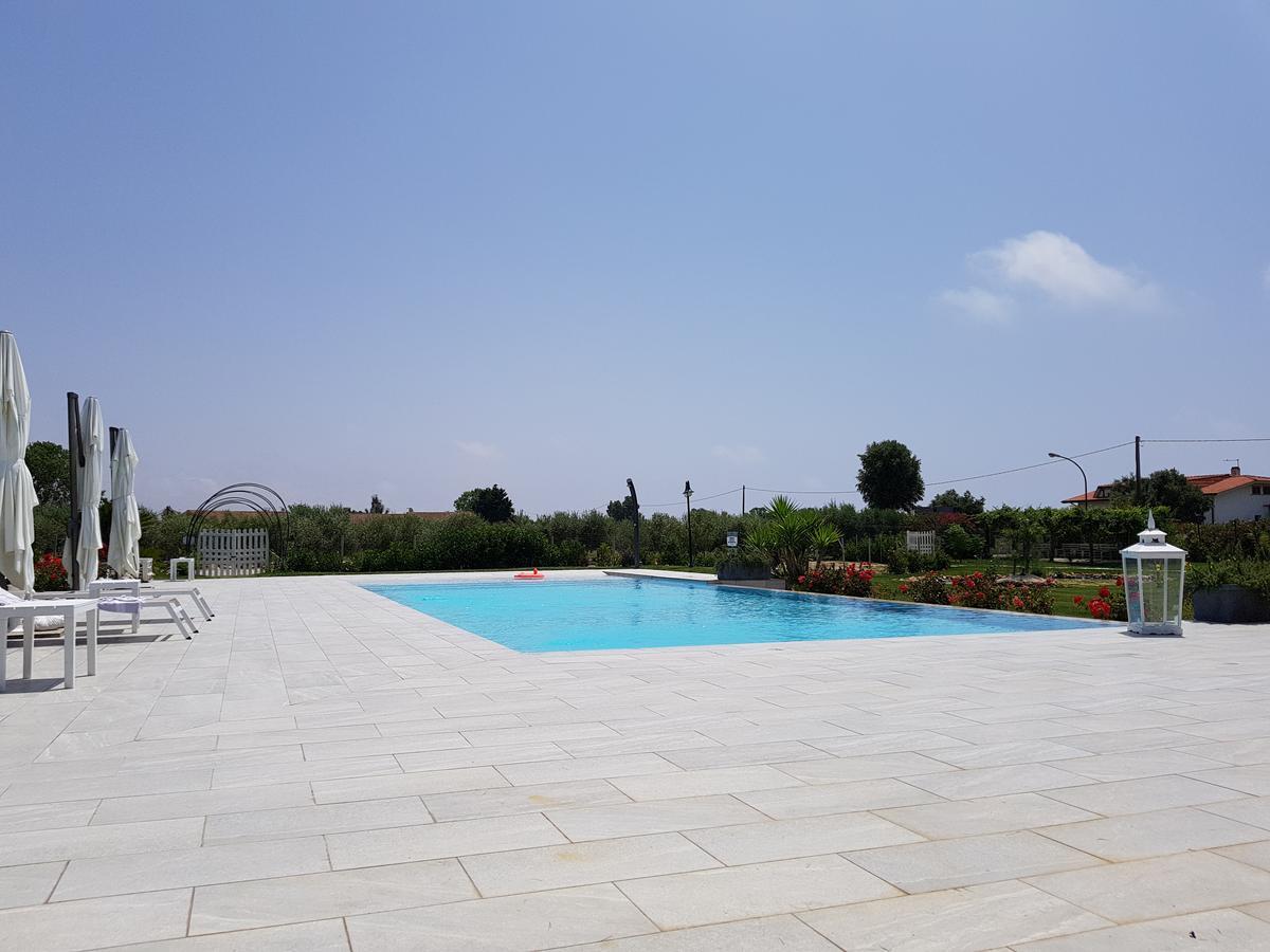 Agriturismo Torre Flavia ラディスポリ エクステリア 写真