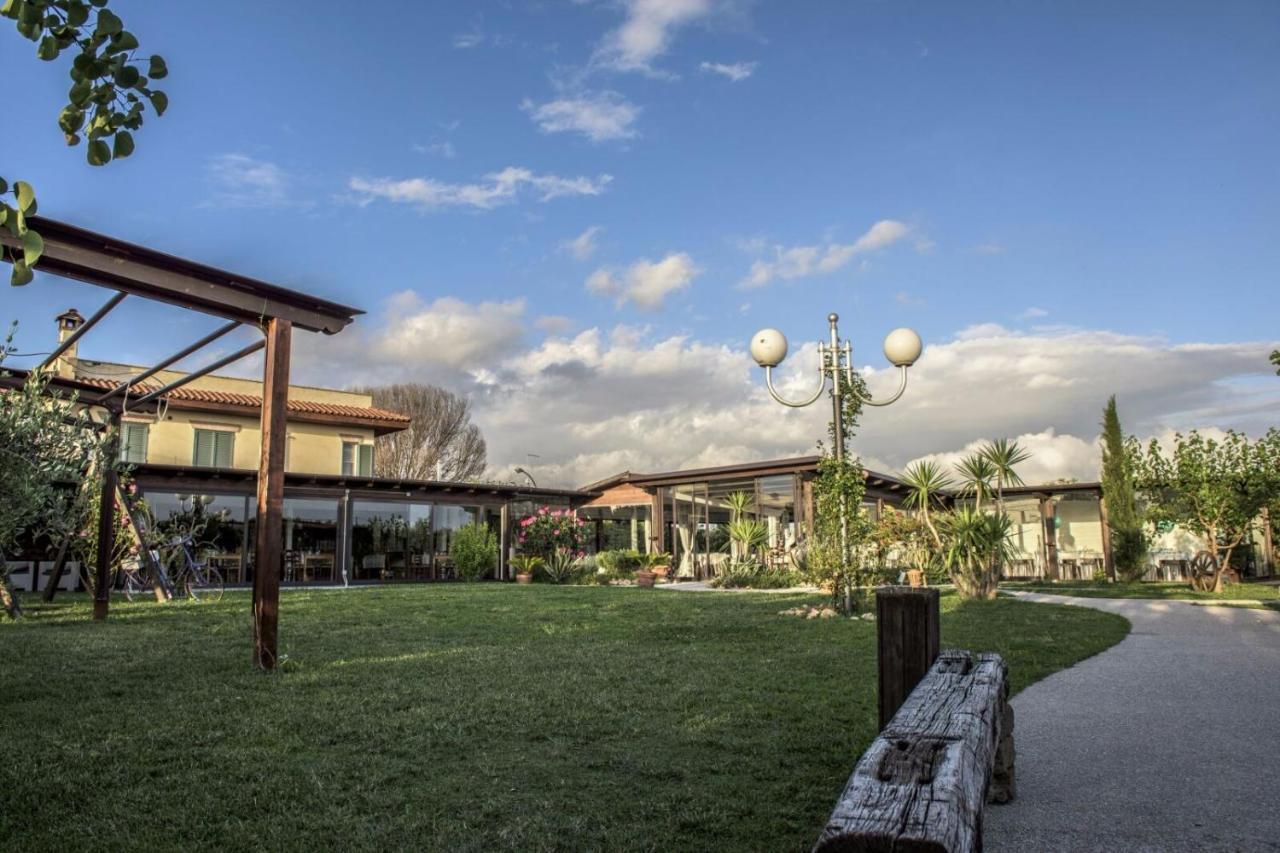 Agriturismo Torre Flavia ラディスポリ エクステリア 写真